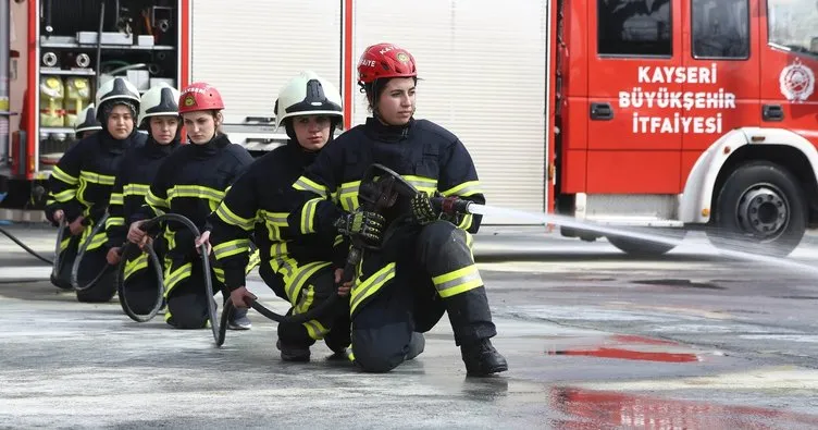 Kayseri’de kadın itfaiyecilerin zorlu eğitimi