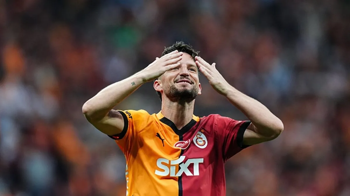 Dries Mertens, Galatasaray’a 5 kupayla veda etti Dries Mertens, Galatasaray’a 5 kupayla veda etti