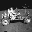 Apollo 15 astronotları ay yüzeyinde 4 tekerlekli bir araçla gezdiler