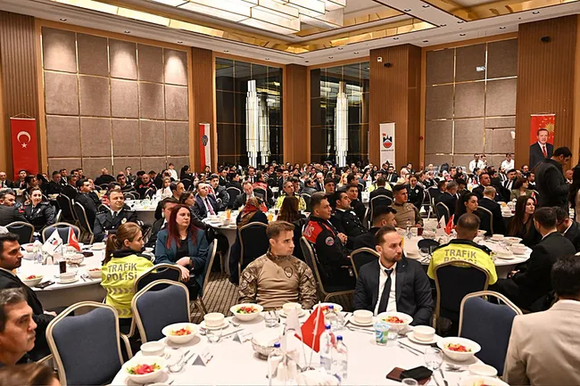 cumhurbaskani-yardimcisi-yilmaz-terorsuz-turkiye-dogrultusunda-kararli-adimlar-atiyoruz-1775850216082.jpeg Cumhurbaşkanı Yardımcısı Yılmaz: “Terörsüz Türkiye doğrultusunda kararlı adımlar atıyoruz”