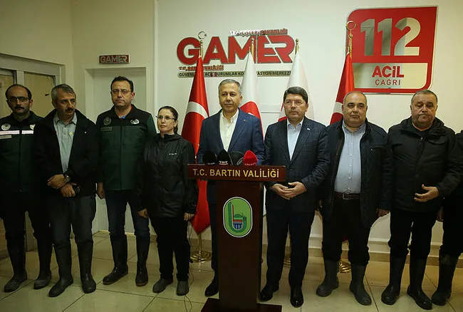 karadenizdeki-sel-felaketi-sonrasi-teyakkuze-gecildi-bakan-yerlikaya-uyardi-alarm-devam-ediyor-1688944339251.jpg