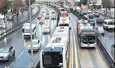 Metrobüs arıza yaptı seferler aksadı