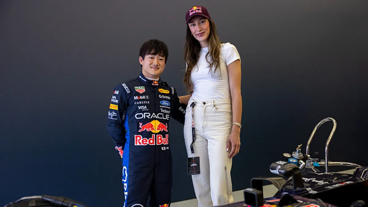 Milli voleybolcu Hande Baladın, Formula 1 pilotu Yuki Tsunoda ile bir araya geldi Milli voleybolcu Hande Baladın, Formula 1 pilotu Yuki Tsunoda ile bir araya geldi