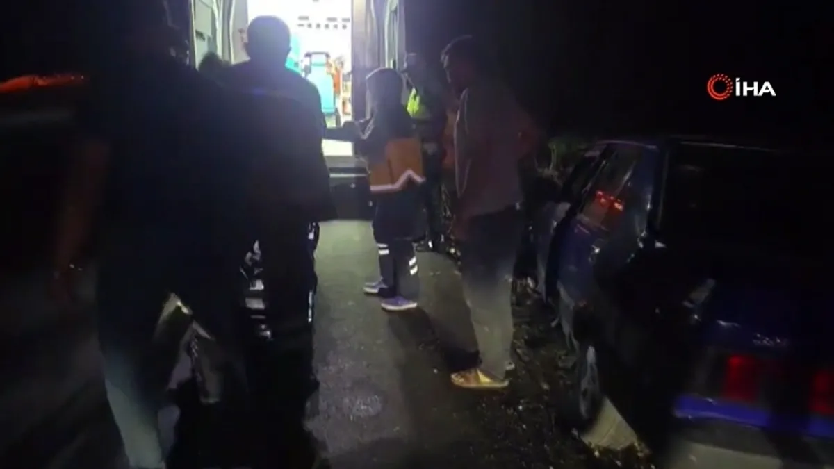Malatya’da lastiği patlayan otomobil refüje çarptı: 1 yaralı