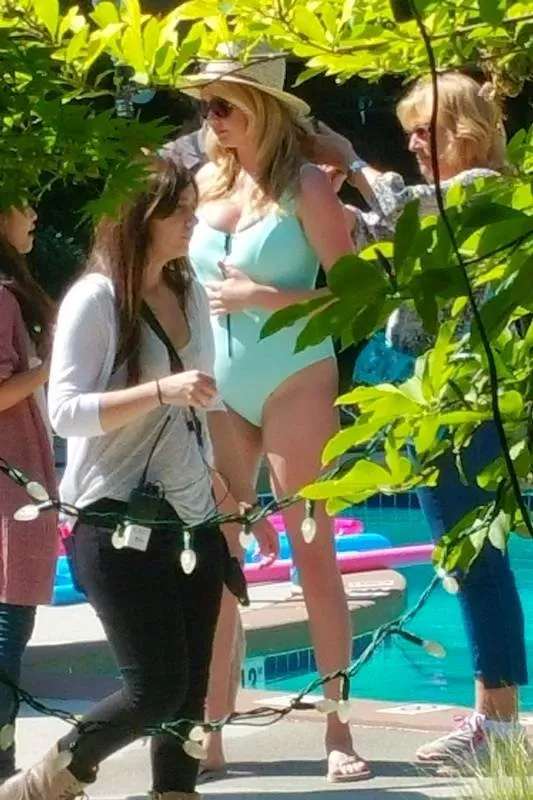 Kate Upton mayoya zor sığdı