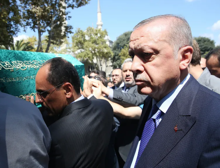 Şule Yüksel Şenler son yolculuğuna uğurlandı