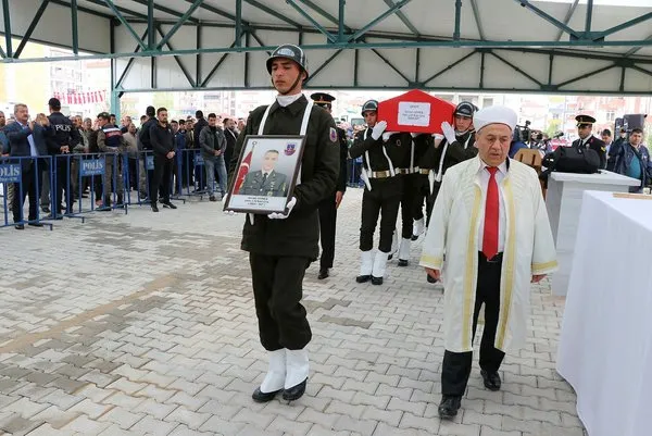 Dinamit imhası sırasında şehit düşen uzman çavuş toprağa verildi