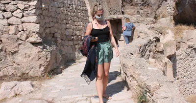 Yerli-yabancı turistlerin büyük ilgisini çekti! Ihlara Vadisi’ne akın ettiler...