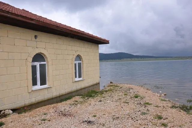 Göl ortasındaki cami ibadete açılacak