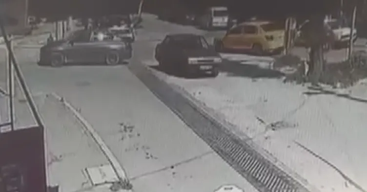 Kontrolden çıkan vincin otomobilleri sürüklediği anlar kamerada