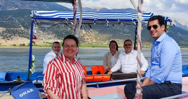 Başkan Güngör, Işıklı Baraj Gölü’ndeki ‘Su Kaynaklarının Balıklandırılması Projesi’ne katıldı