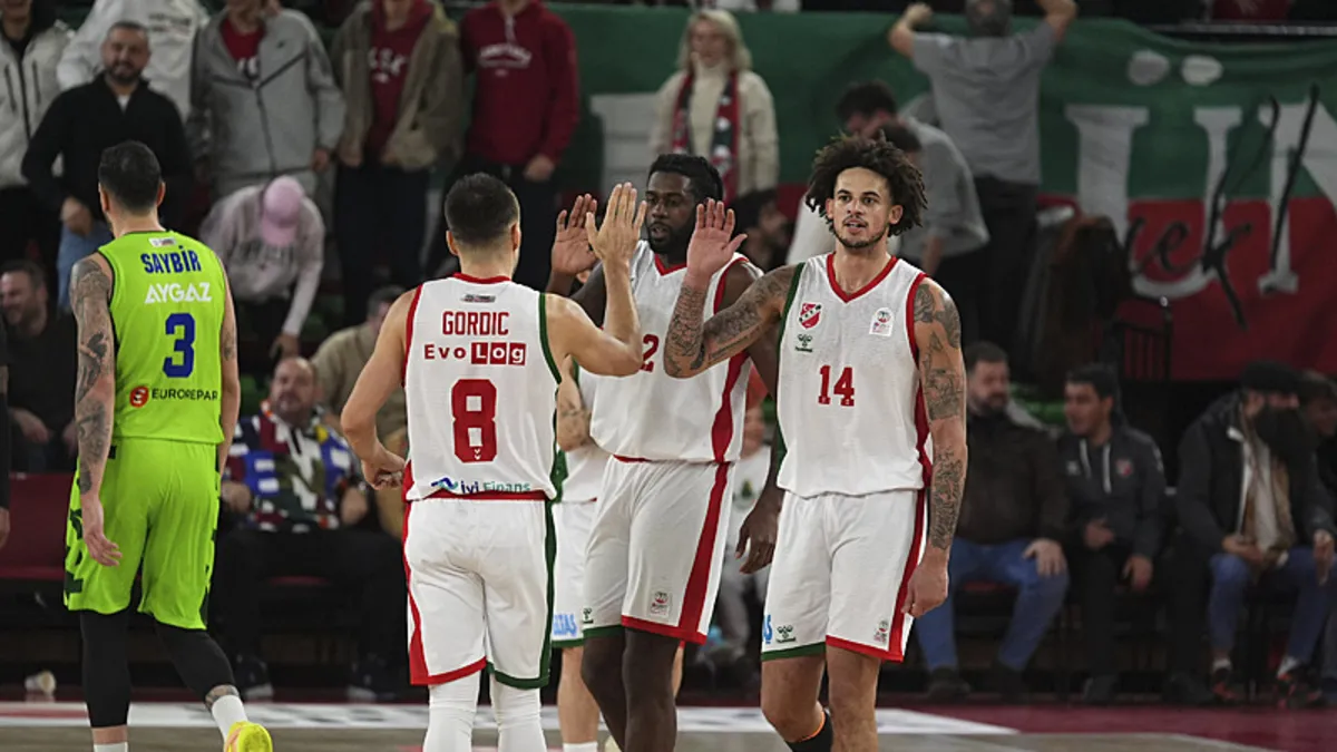 Karşıyaka, Tofaş engelini uzatmalarda geçti! Karşıyaka, Tofaş engelini uzatmalarda geçti!