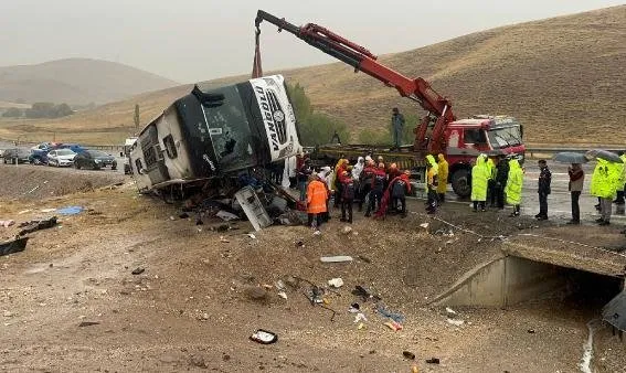 Sivas’taki otobüs kazasında acı gelişme: Ölü sayısı 8’e çıktı