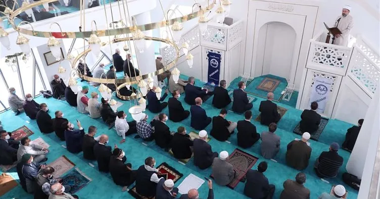 Çifte Minare Camii ibadete açıldı