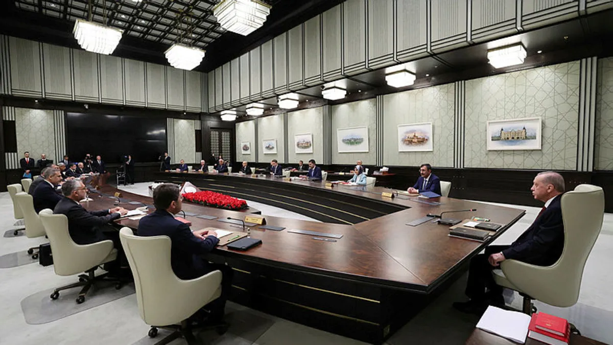 Son dakika… Cumhurbaşkanlığı Kabinesi Beştepe'de toplandı! Son dakika… Cumhurbaşkanlığı Kabinesi Beştepe'de toplandı!