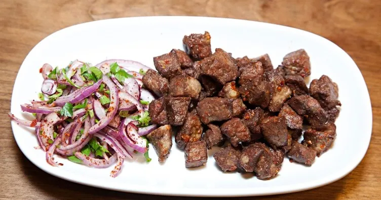 Arnavut ciğeri tarifi Nefis yemek tariflerinden sebzeli ve sade