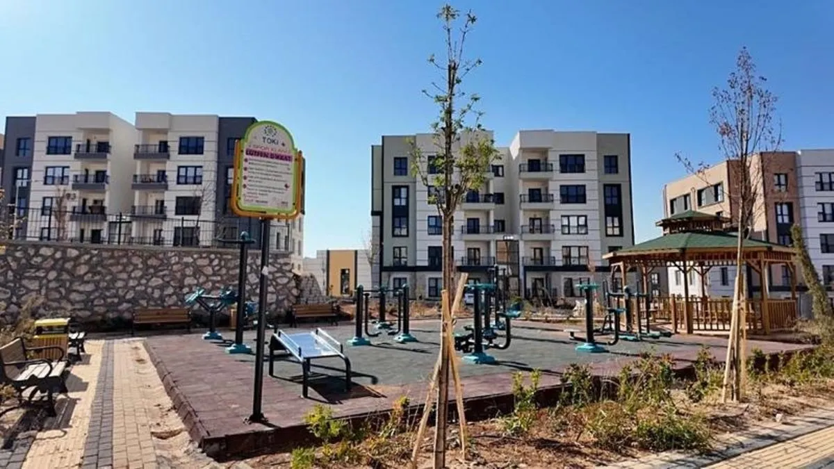 Şanlıurfalı depremzedeler yeni evlerine kavuşuyor Şanlıurfalı depremzedeler yeni evlerine kavuşuyor