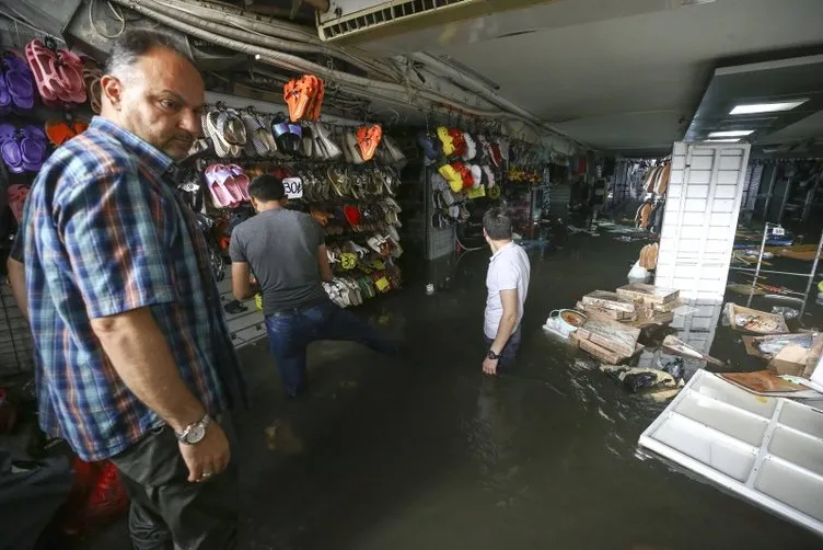 Eminönü'nde selin ardından son durum