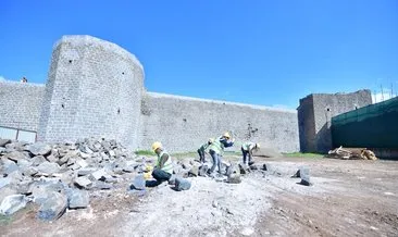 Surlarda Diriliş”in 5’inci etap çalışmaları sürüyor #diyarbakir Surlarda Diriliş”in 5’inci etap çalışmaları sürüyor #diyarbakir