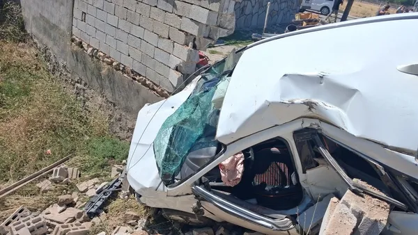 patnosta-trafik-kazasinda-1i-cocuk-4-kisi-yaralandi-1788601407216.jpg