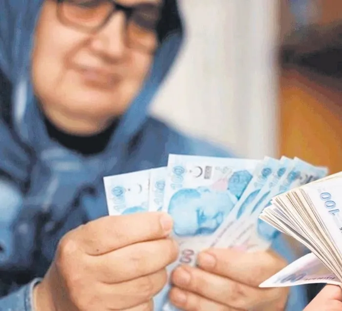 son-dakika-en-dusuk-emekli-maasina-zam-icin-takvim-netlesti-bu-rakamin-altinda-olmayacak-1734233996514.jpg