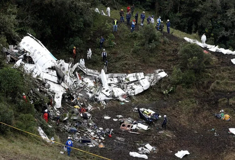 Kolombiya’da düşen uçaktan inanılmaz görüntüler