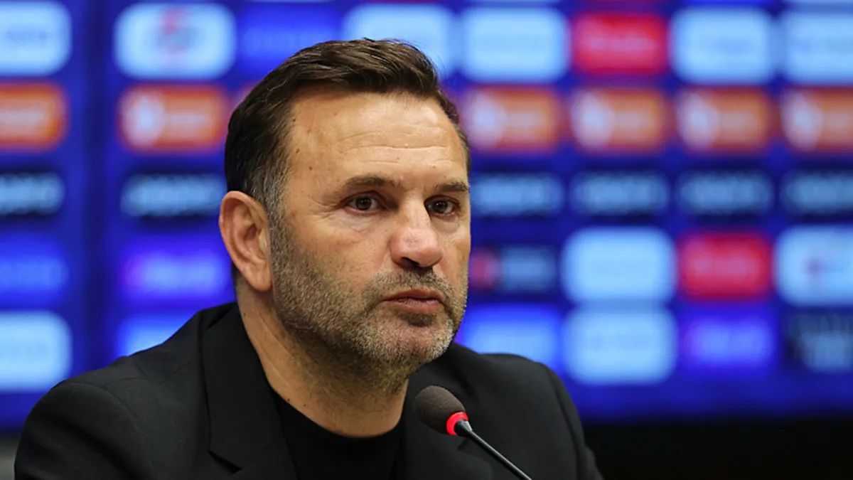 Galatasaray’da Okan Buruk’tan kadro tercihi açıklaması! Galatasaray’da Okan Buruk’tan kadro tercihi açıklaması!