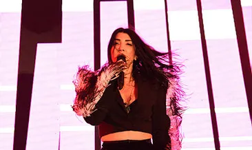 Hande yener ‘Kuş’ ile ilk kez sahnede