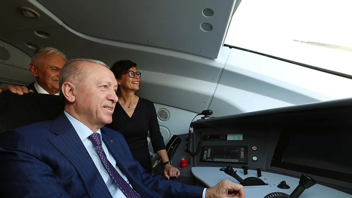 Çerkezköy-Kapıkule Hızlı Tren Hattı hizmete açıldı! İlk seferi Başkan Erdoğan gerçekleştirdi haber görseli