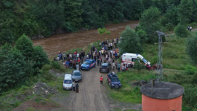 giresunda-sel-faciasi-anne-ile-2-kizi-sel-sularina-kapilarak-kayboldu-1-olu-2-kayip-1786548322258.jpg