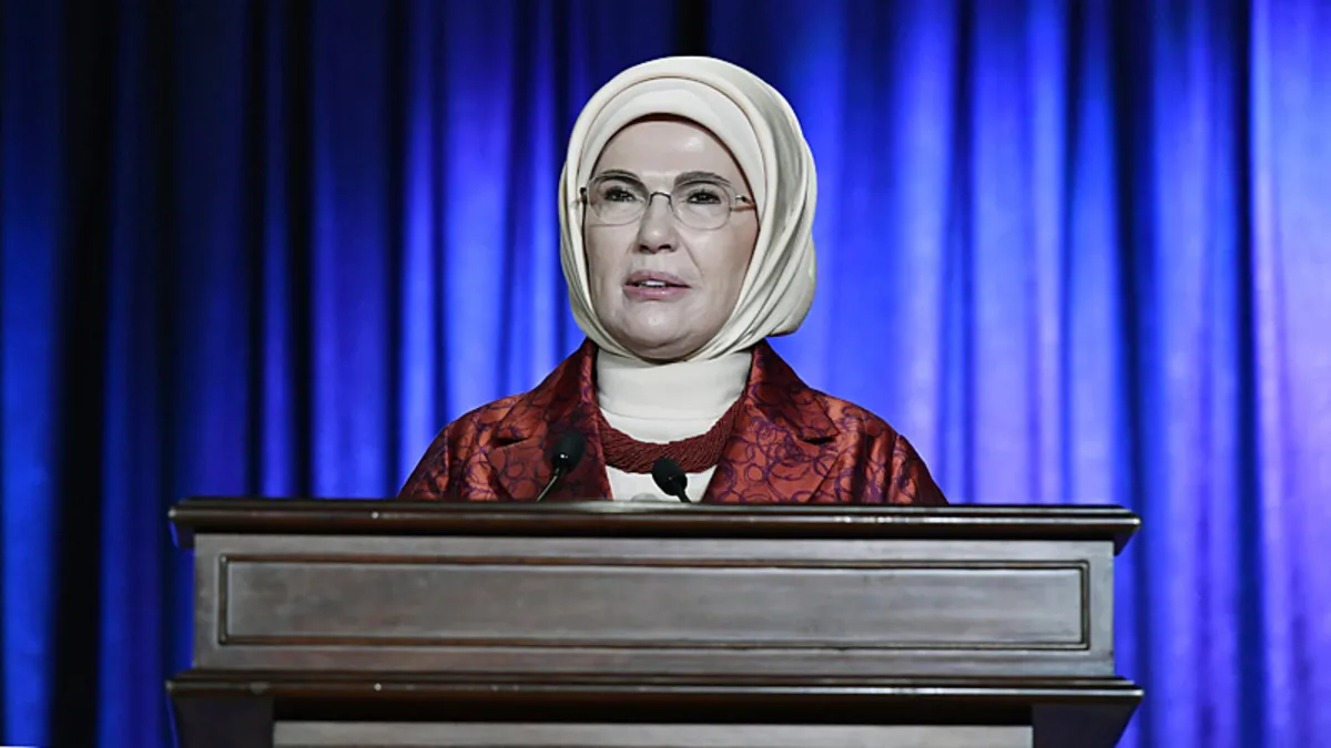 Emine Erdoğan: Kültürel mirasımızla gençler arasında köprüler kurmalıyız