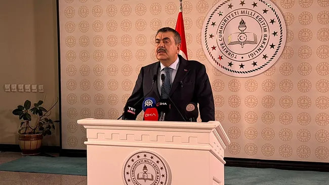 milli-egitim-bakani-yusuf-tekin-okullarda-alinan-yeni-tedbirleri-acikladi-okullardaki-guvenli-iklim-guclenecek-1777026357662.jpeg Milli Eğitim Bakanı Yusuf Tekin okullarda alınan yeni tedbirleri açıkladı: Okullardaki güvenli iklim güçlenecek