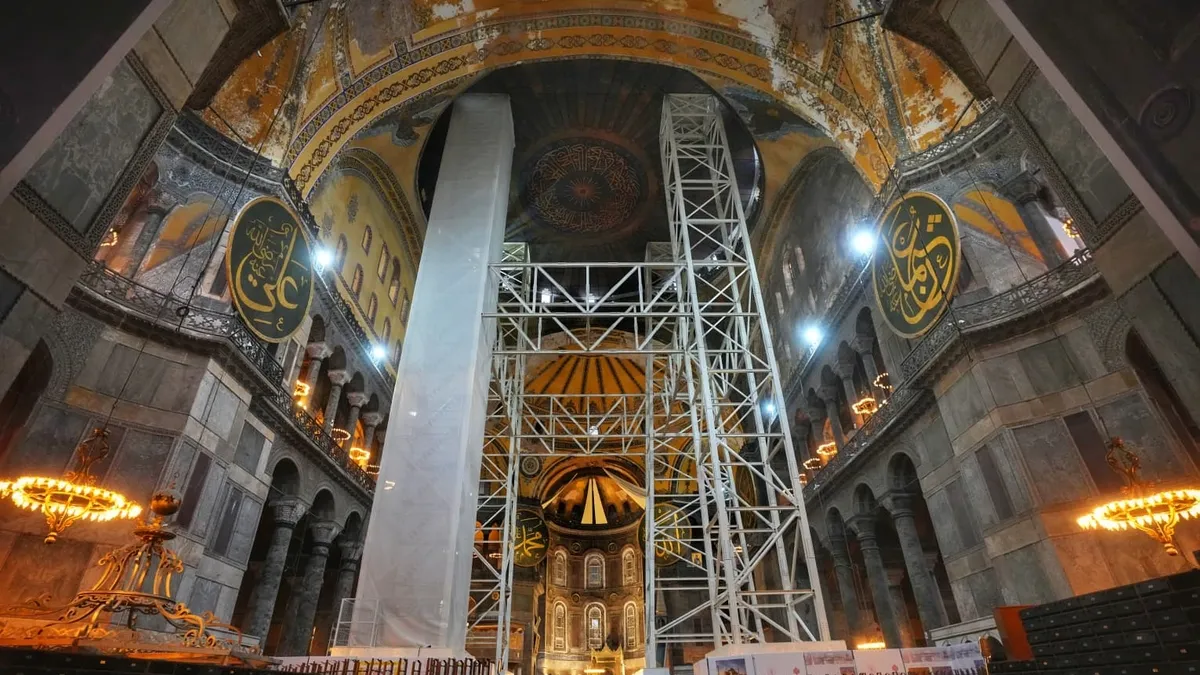 Ayasofya’da cumhuriyet tarihinin en kapsamlı restorasyonu! Bakan Ersoy detayları açıkladı: Sultanahmet’te çalışmalar tamamlandı Ayasofya’da cumhuriyet tarihinin en kapsamlı restorasyonu! Bakan Ersoy detayları açıkladı: Sultanahmet’te çalışmalar tamamlandı