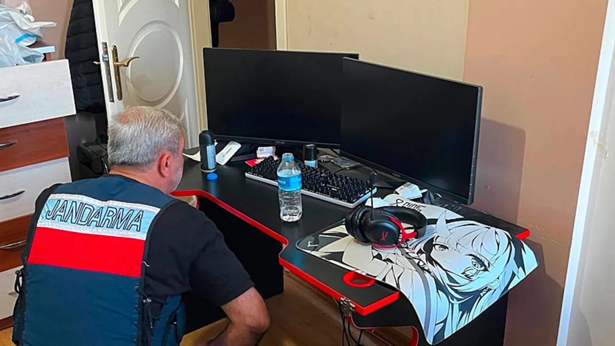 Son dakika | MİT kredi kartı şebekesini çökertti! 3 şüpheli gözaltına alındı: Dolandırıcıların yöntemleri tespit edildi
