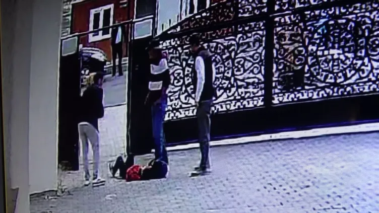 Erzurum’da şok görüntüler: Servis şoförü 6 yaşındaki Emre’yi ezip balkondan düştü görüntüsü vermeye çalıştı!