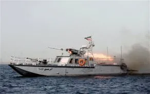 İran, ABD gemisine füze fırlattı