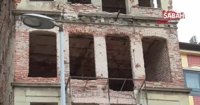 Beyoğlu’nda 5 katlı binada çökme: Yol, araç ve tramvay trafiğine kapatıldı! | Video