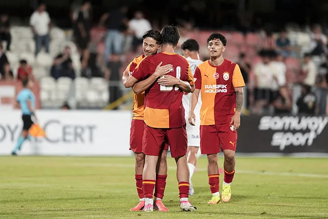 galatasaray-umraniyesporu-5-golle-gecti-lesley-ugochukwu-ilk-kez-1784318408227.jpeg