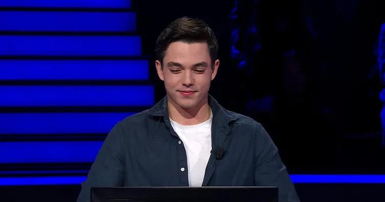 Kim Milyoner Olmak İster’de nefesler tutuldu! 1 Milyon TL’lik soru geliyor