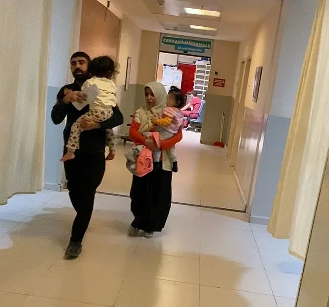 biri-1-digeri-3-yasinda-camasir-suyu-icen-iki-kardes-hastaneye-kaldirildi-1734941582441.jpeg