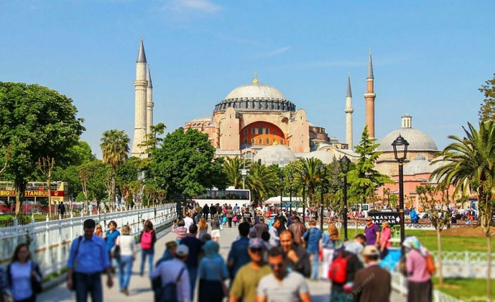 Культурные центры турции. Население Стамбула 2022. Экскурсионный Стамбул. Турция центр города Стамбул. Стамбул достопримечательности в центре.