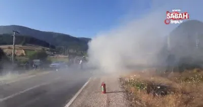 Traktörün römork kısmında yangın çıktı: 110 balya saman küle döndü | Video