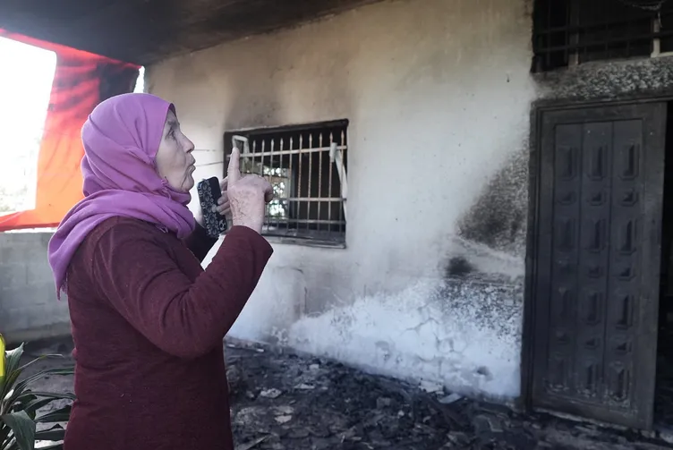 SON DAKİKA | Yahudi sivil terörist zulmü! Filistinlilerin evlerini ateşe veriyorlar