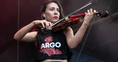 Sefirin Kızı’nın Elvan’ı Hivda Zizan Alp gerçekte öyle biri çıktı ki ağızları açık bıraktı! Sefirin Kızı oyuncusu Hivda Zizan Alp’in on parmağında on marifet...