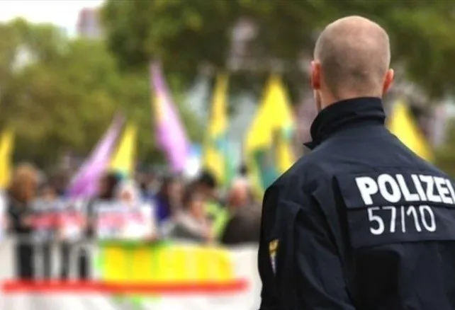 Son dakika | İsveç durmuyor! Skandallara bir yenisi eklendi: İsveç sokaklarında PKK eylemi...