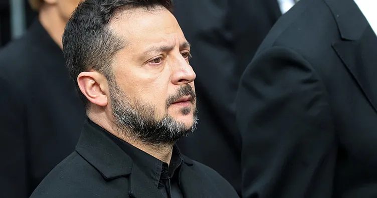 Zelenskiy faciadan kıl payı kurtuldu: Uçağı neredeyse vuruluyordu