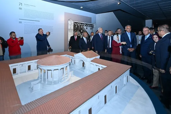 62-bin-701-eser-5-farkli-tema-tek-cati-kutahya-arkeoloji-ve-maden-muzesi-acildi-1790761221250.jpeg