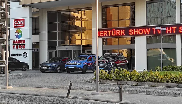 son-dakika-can-holdingin-kacak-sigara-imparatorlugu-50-milyar-dolarlik-kara-para-trafigi-tespit-edildi-1757735255125.jpeg Son dakika | Can Holding'in kaçak sigara imparatorluğu: 50 milyar dolarlık kara para trafiği tespit edildi!
