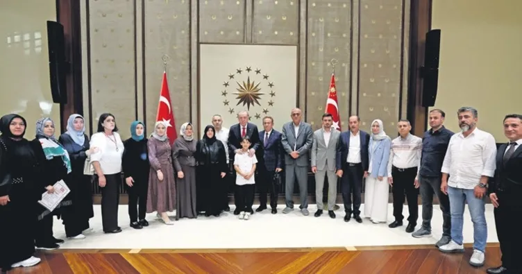Okul saldırısında ölen çocukların aileleri Beştepe’de