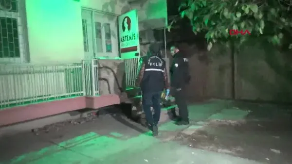 Adana'da masaj salonunda bıçaklı kavga: 2 ağır yaralı